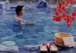 如何在日本温泉中沐浴