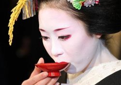 Geisha japanischer Sake