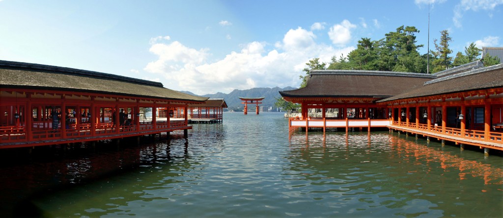 Ilhan dari itsukushima dan miyajima