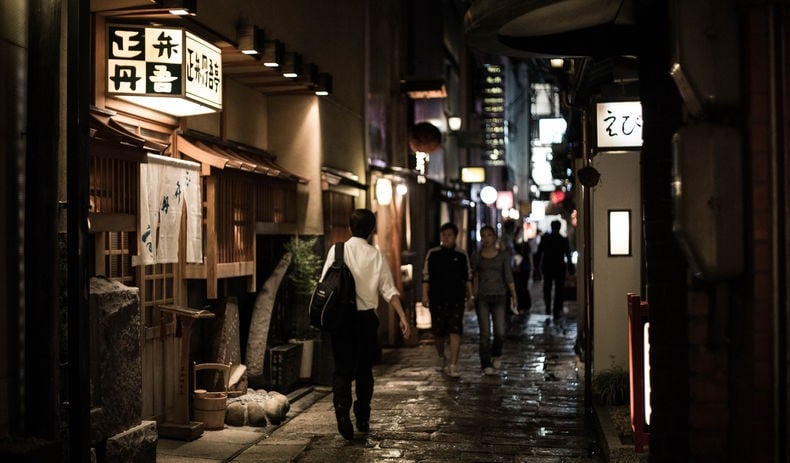Osaka - hozenji yokocho alley