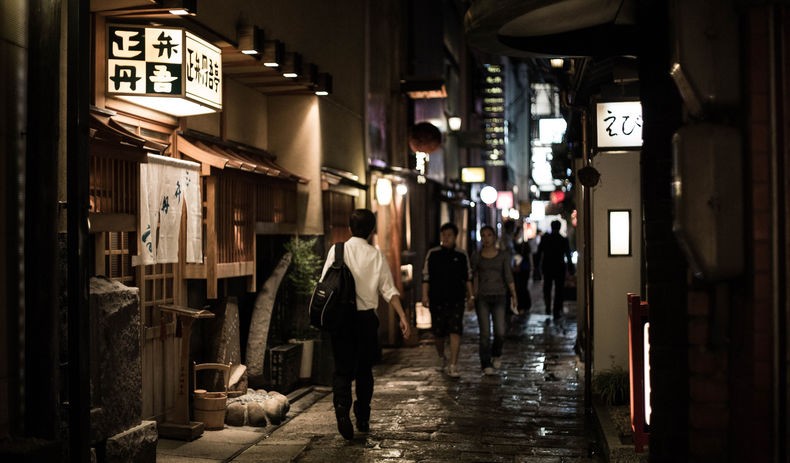 Osaka - hozenji yokocho Gasse