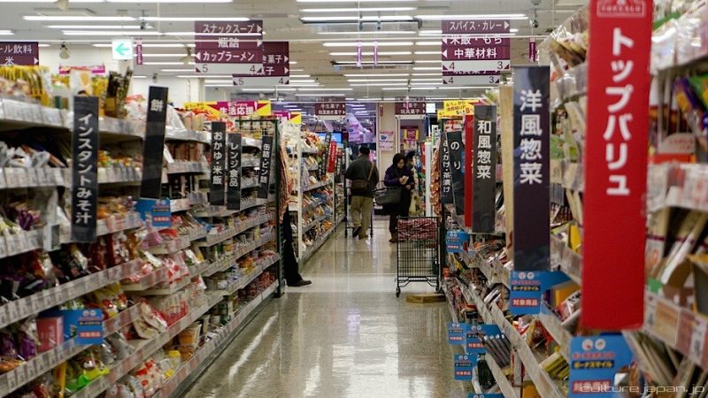 Market shopping in Japan