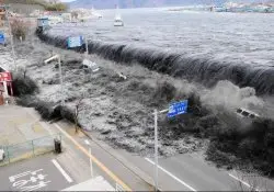 Tsunami au Japon - Le plus grand de tous les temps