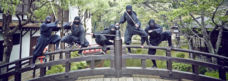 닌자-봉건 일본 시노비에 대한 신화