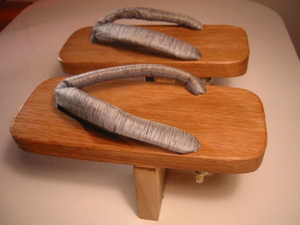 Geta - sepatu kayu Jepang