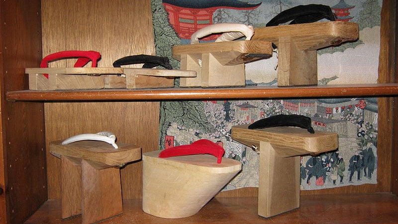 일본 전통 신발 10 개
