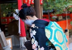 Occasions to Bow Down in Japan