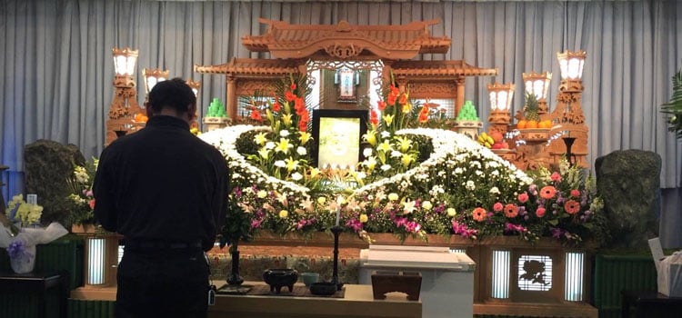 Cementerio y funeral en Japón