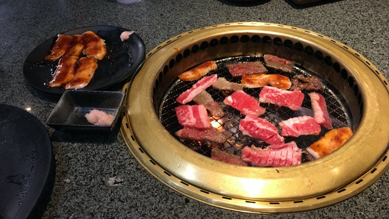 Restoran Yakiniku - barbekyu Jepang