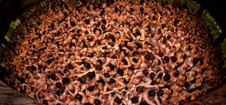 日本艺术家比裸体表演更具争议