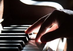 nghệ sĩ piano của Nhật Bản bạn cần phải nghe