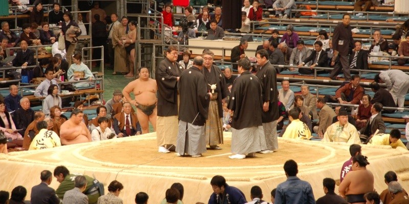 Montsuki - the traditional costume for men