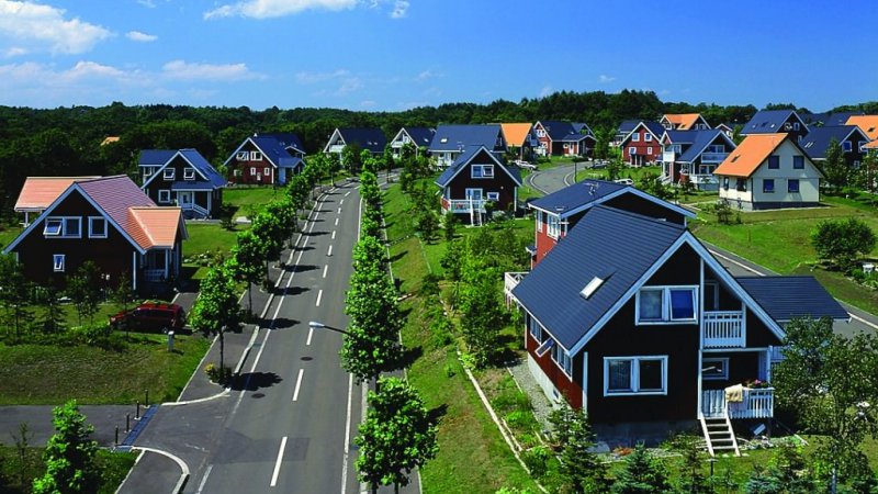 Sweeden Hills découvre le monde à l'étranger au Japon