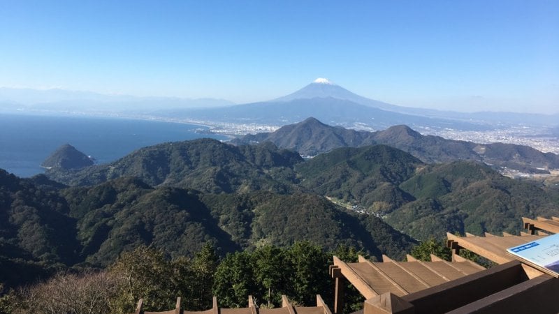 Taman panorama Izunokuni - kereta gantung di Gunung Katsuragi.