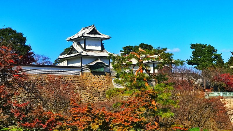 Kenrokuen, Korakuen, and Kairakuen - the 3 great gardens of Japan