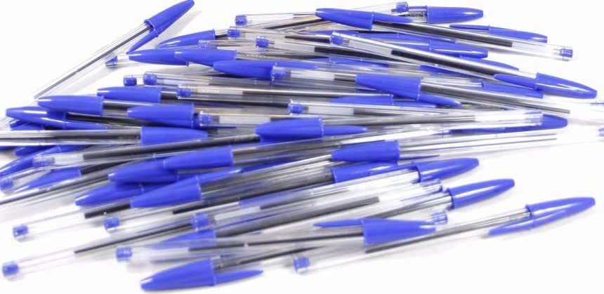 Versiones asiáticas y japonesas del bolígrafo azul