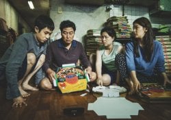 Parasite: Film Korea Selatan yang Membuat Sejarah - Gambar sampul Parasite