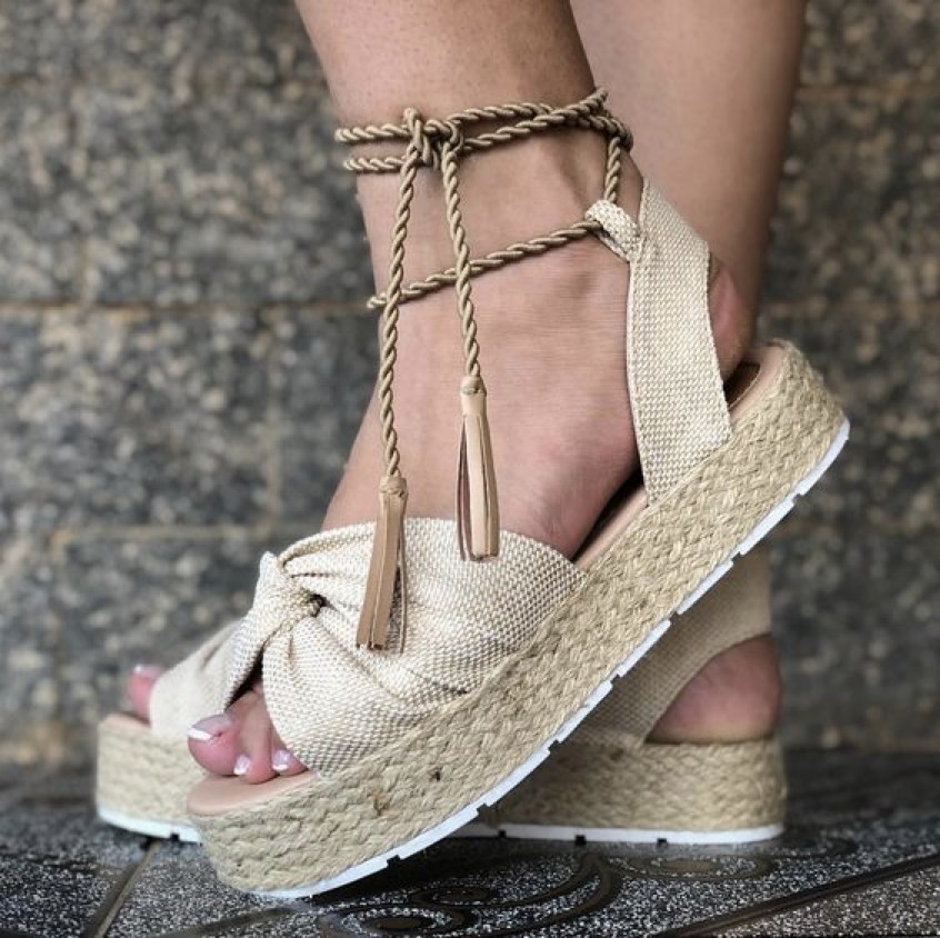 Platform sandal: the darling that leaves women in the heights