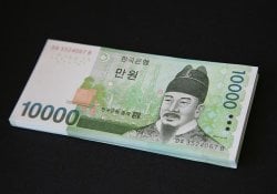 - learn about the Korean tradition of gifting someone with money
