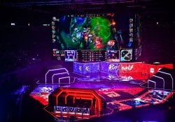 Players of china's royal never give up and south korea's king-zone dragonx (kz) competes in the league of legends (lol) rift rivals 2018 in dalian city, northeast china's liaoning province, 6 july 2018
