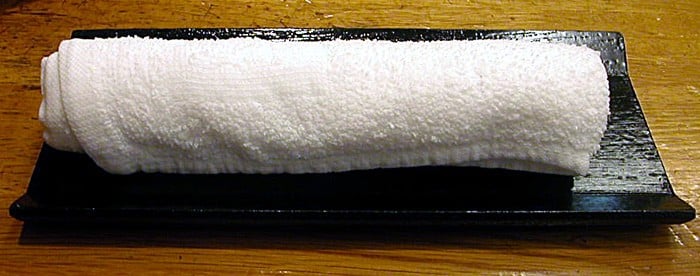 Oshibori - see how to use the Japanese wet towel