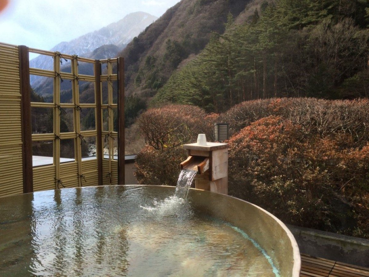 Nishiyama onsen keiunkan - โรงแรมที่เก่าแก่ที่สุดในโลก