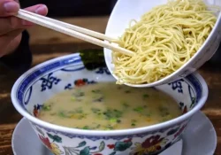 Kaedama - asking for more noodles for the ramen