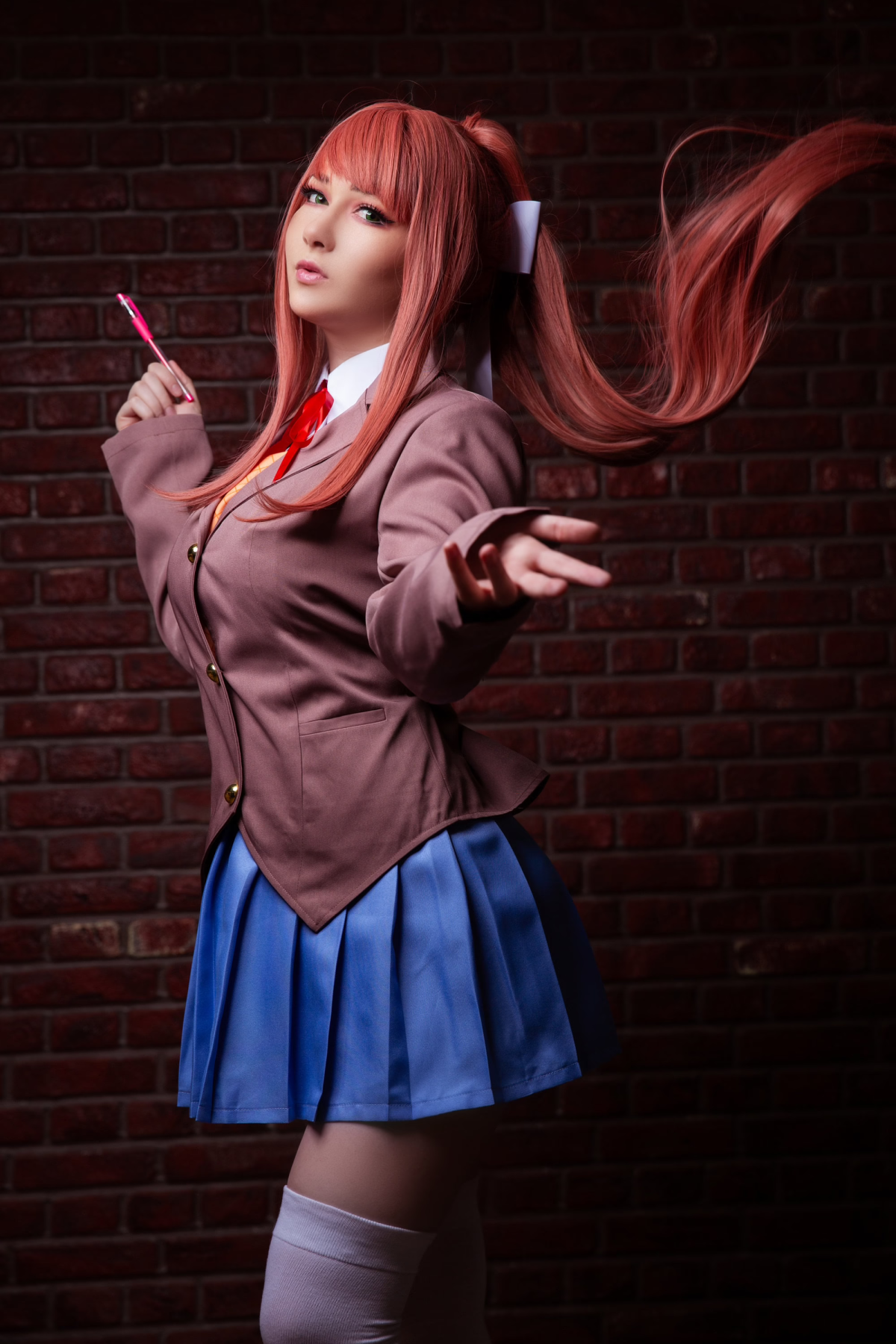 Charaktere werden mit dem Doki Doki Literature Club Cosplay zum Leben erweckt