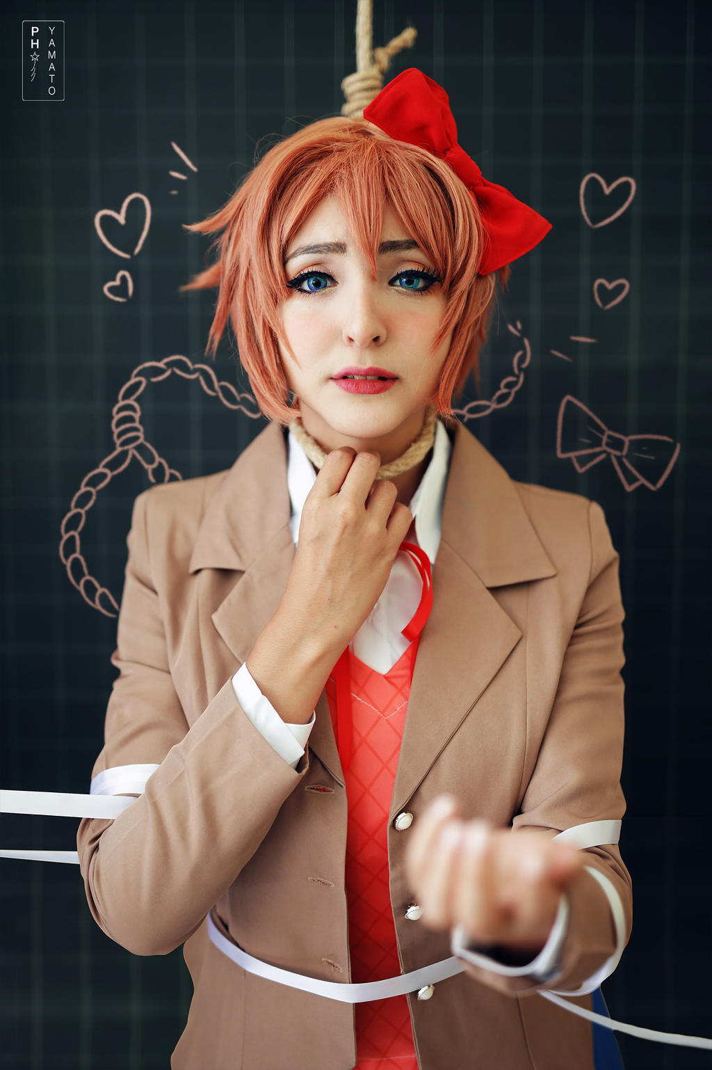 Các nhân vật trở nên sống động với bộ cosplay câu lạc bộ văn học doki doki