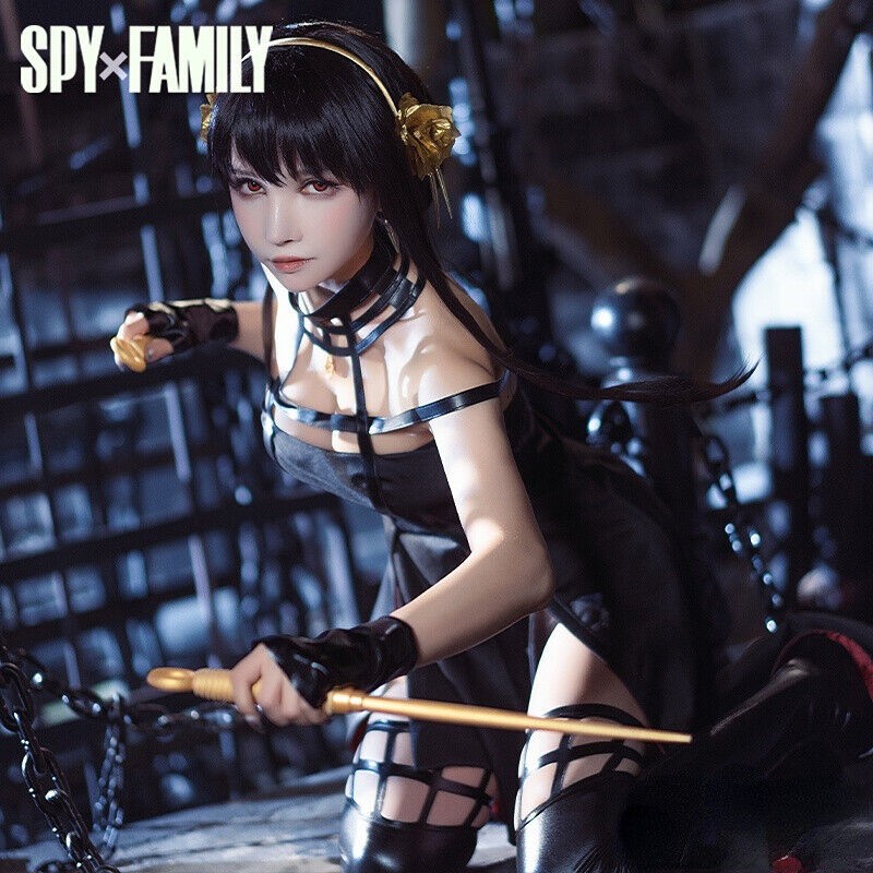 Spy X Family Family Rocking en cosplay de Yor Forger, Anya y Loid