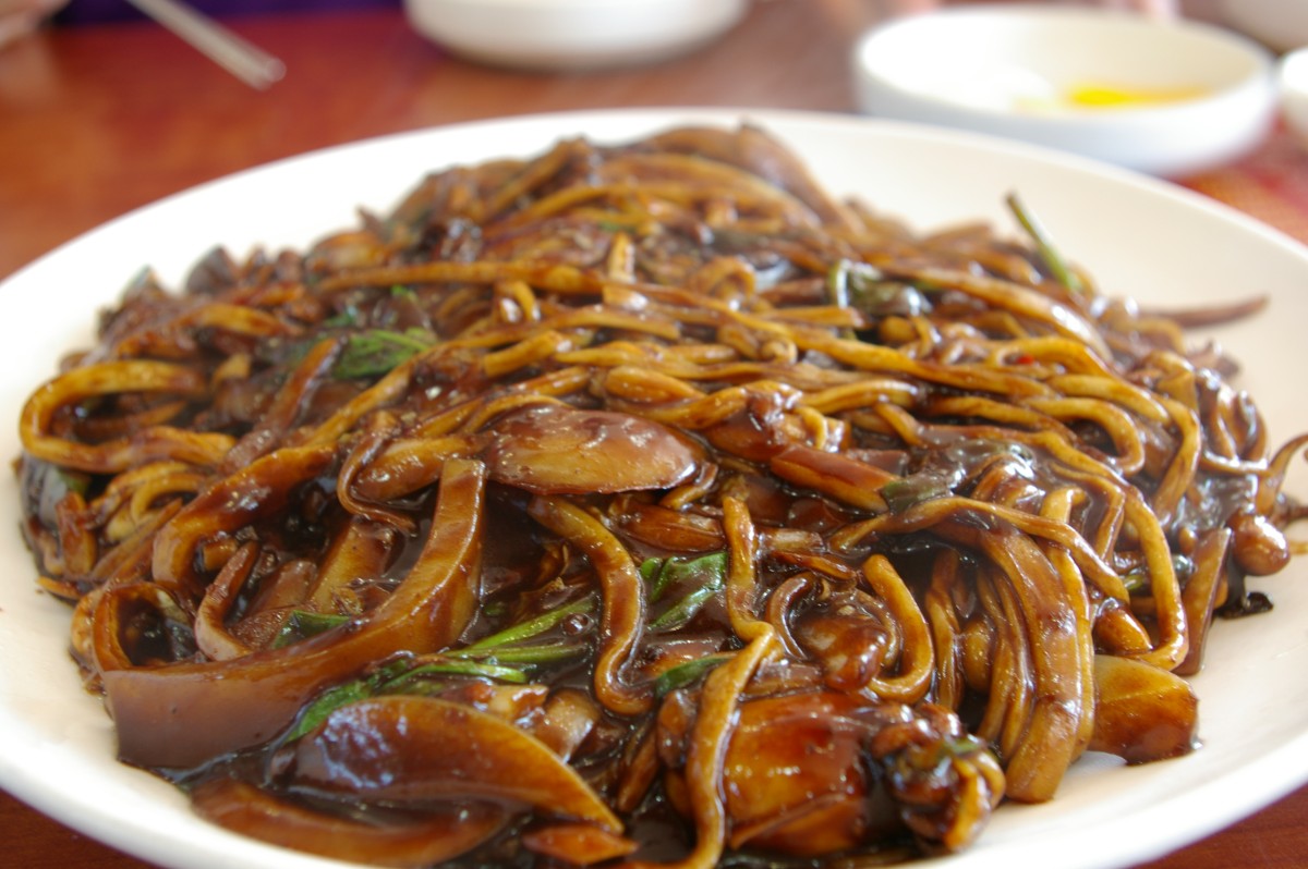 Jajangmyeon: o macarrão chinês de estilo coreano