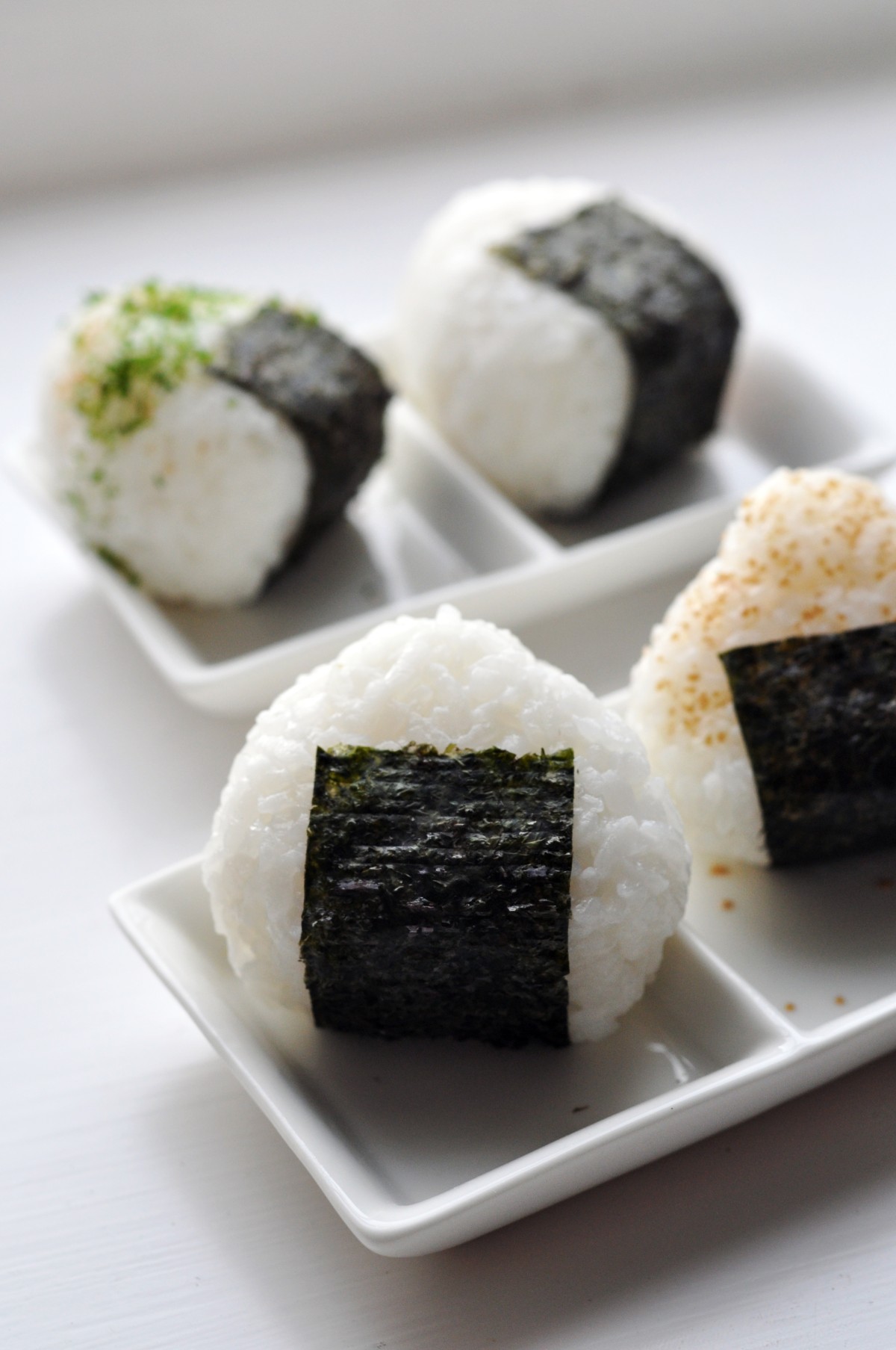 Bolas de arroz de onigiri