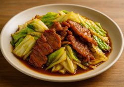 Hoikoro - miso com carne de porco e repolho